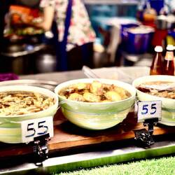 Die Hühnerfüsse esse ich auf keinen Fall.