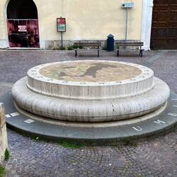 Das ist wohl der Mittelpunkt Italiens