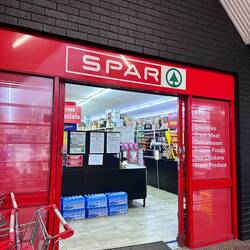 Es gibt hier einen SPAR!!!!