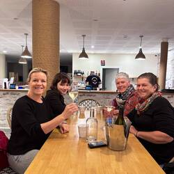 Kerry, Denise, Nicole und ich beim Pizza & Geschichten-Freitag