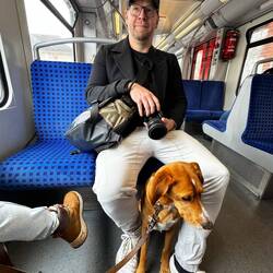 Das erste Mal Straßenbahn fahren für Momo