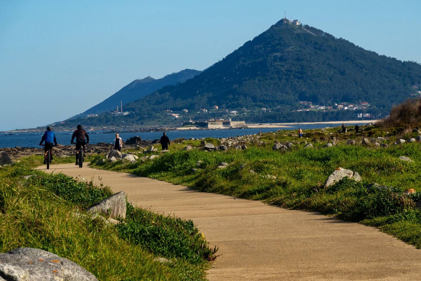 Mouth of the Minho. That peak is in Spain.