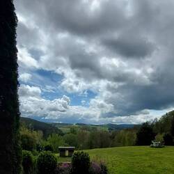 In der Ferne unser Ziel, die Burg Leuchtenberg!