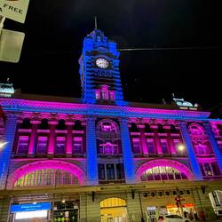 Flinders Street bei Nacht 😍