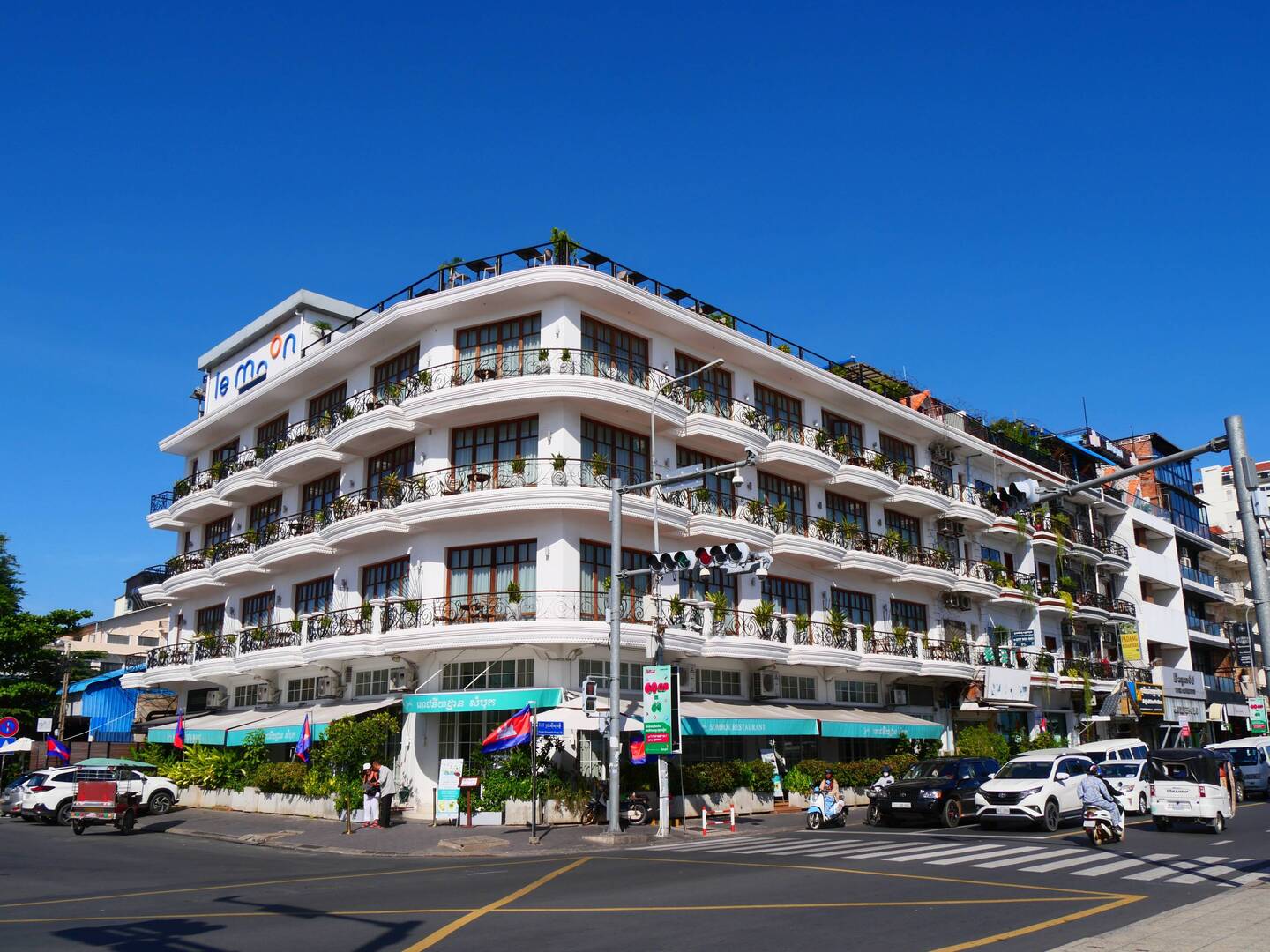 Amanjaya Pancam Suites Hotel