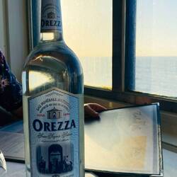 Mineralwasser mit Bluber