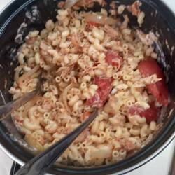 Pour la cuisine... du grand Mendes. Coquillettes au thon tomates gruyère et crème fraîche... allégée