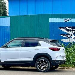 Immer wieder liebevoll bunte Fassaden, da fühlt sich unser Auto wohl