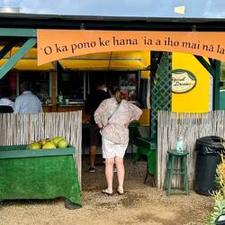 Die kleinen Stände am Strassenrand begeistern uns zunehmend