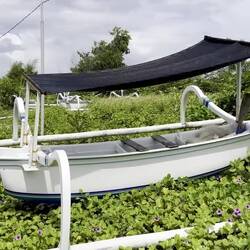 mal kein Beach ... sondern Meer mit schwarzem Sand und Lavagestein