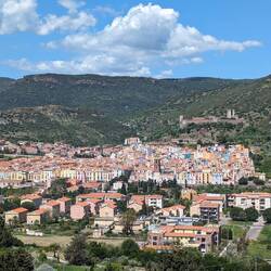 View on to Bosa on the way up