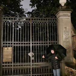 Olivier devant les jardins botaniques de Padoue