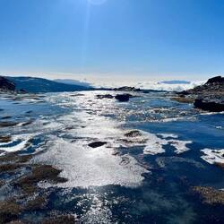 Am Zwischenplateu befinden sich im Sommer mehrere kleine Seen, wovon aktuell..