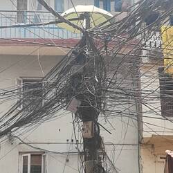 vielleicht schützt der Schirm vor Stromausfall