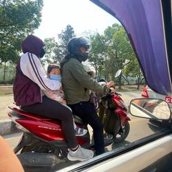 Wenn sie Roller wieder schrein - brumm brumm Nepal bleibt immer gleich