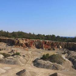 Dieser Steinbruch liegt direkt neben unserem Übernachtungsplatz