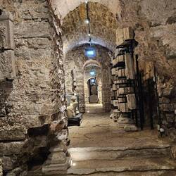 Visite des sous-terrains du bastion de Tallinn