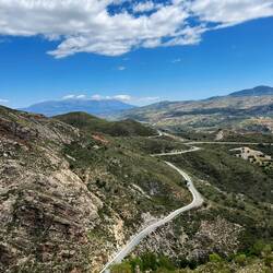 Auch zum Motorradfahren finden sich in den Bergen ein paar nette Plätzchen.