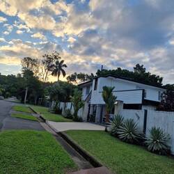 die Strasse zu unserem Quartier...