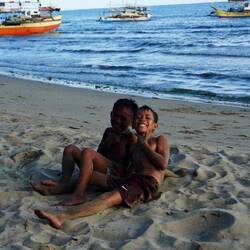 Coole kids am strand