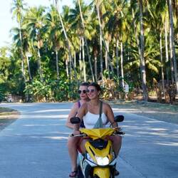 Der Roller ist noch gefahren (vorne Toni hinten Melina)