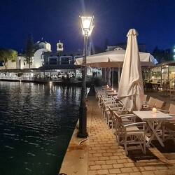 Portocheli by night