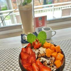 gönnte mir danach eine Smoothie Bowl