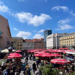 Der Marktplatz mit dem darunterliegenden Fleischmarkt.