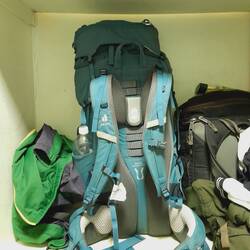 48 Stunden später ist steht der Rucksack in Medellín