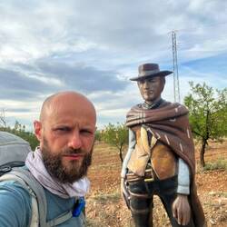 In La Calahorra finden sich mit Clint Eastwood Hinweise auf Filme, die hier gedreht wurden.