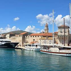 Blick von der Brücke nach Čiovo