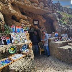 Little shop at the entrance to the caves