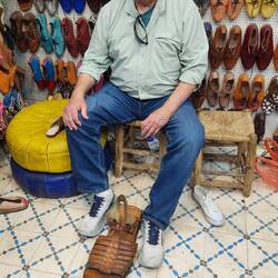 Guide Finally Found a Shoe to Fit Bob-LOL