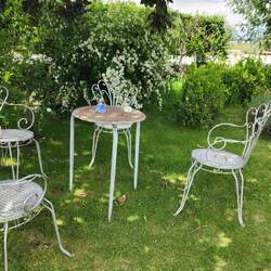 A lovely rest stop. They are everywhere along the Way