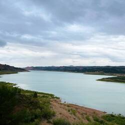 Der Stausee war früher deutlich wasserreicher,..