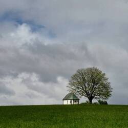 Kapellen stehen an jeder Ecke, oder einfach auf der Wiese!