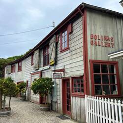 Bolinas, Hippie culture remains