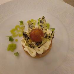 Polenta lattice, blue cheese bee 🐝