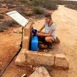 Wir füllen noch Wasser ab