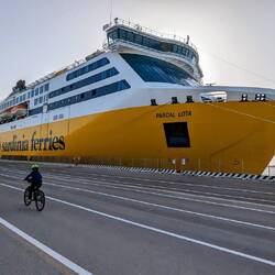 Riding on to the ferry back to Toulon