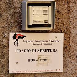 Das sind Öffnungszeiten der Polizei, herrlich!