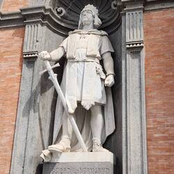 Knoght guarding the Royal Palace