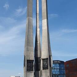 Dieses Denkmal erinnert an die blutige Niederschlagung des Aufstands der Werftarbeiter im Jahre 1970
