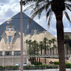 Das Hotel Luxor