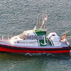 Die Lotsen begleiten uns.