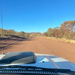 Die letzen 40km zum Nachtlager geht es wieder über eine Dirtroad