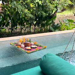 Floating Breakfast