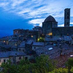 Blick über Volterra von der Stadtmauer aus