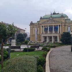 Théâtre national croate en face du parc
