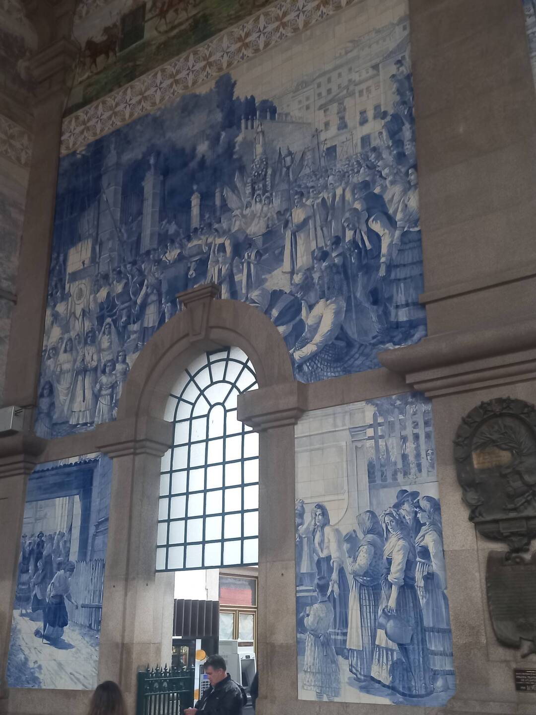 Inside Sao Bento station